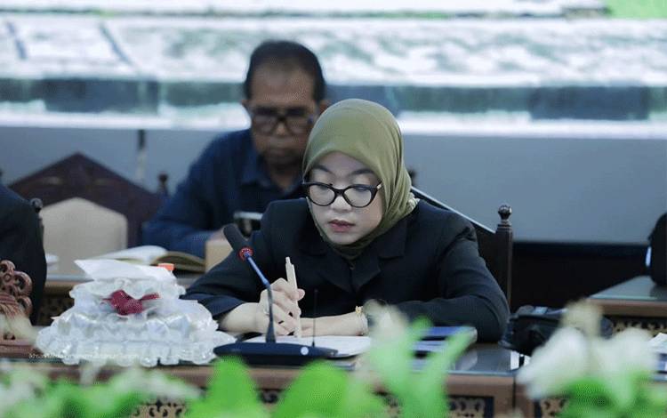 Wakil Ketua I DPRD Kalteng Apresiasi Pemprov Salurkan 3.500 Paket Sembako untuk Mahasiswa di HUT ke-69
