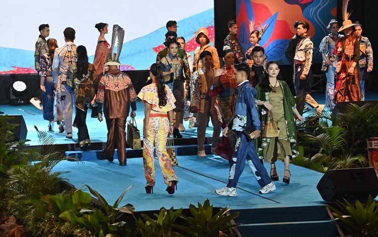 Aisyah Apresiasi Suksesnya Kalteng Wastra Festival