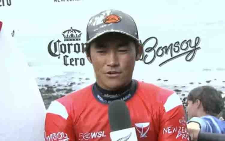 Rio Waida Kunci Tempat di Perempat Final WSL New Zealand Pro