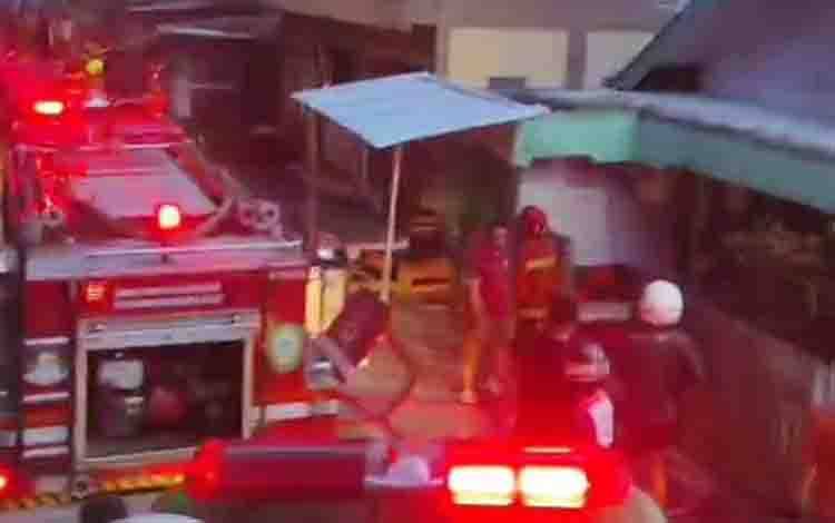 Kebakaran Rumah di Kawasan Padat Pendudukan Gegerkan Warga Sampit