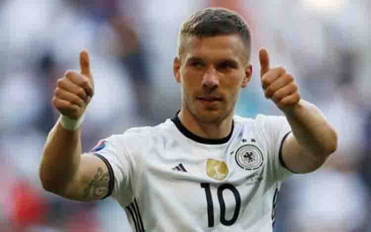 Mantan Pemain Timnas Jerman Podolski Gantung Sepatu