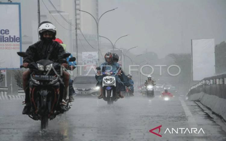 BMKG Prakirakan Mayoritas Kota Besar Alami Hujan Ringan pada Minggu