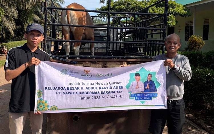 H. Abdul Rasyid AS Salurkan Sapi Kurban ke Desa Tarung Manuah
