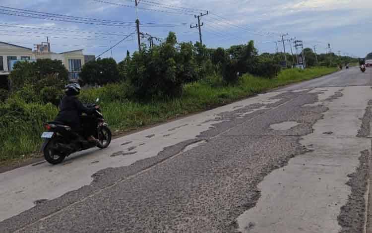 DPRD Kalteng Pastikan Perbaikan Jalan HM Arsyad Sampit-Ujung Pandaran Masuk Anggaran 2026