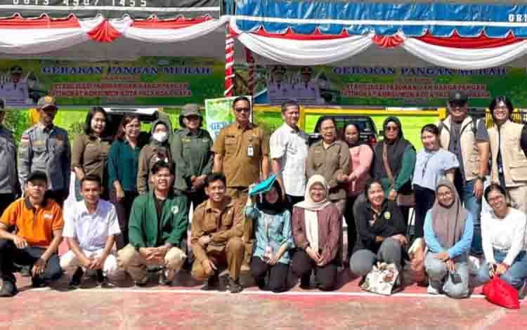 Distanketpang Palangka Raya Gelar Gerakan Pangan Murah di Kelurahan Kalampangan