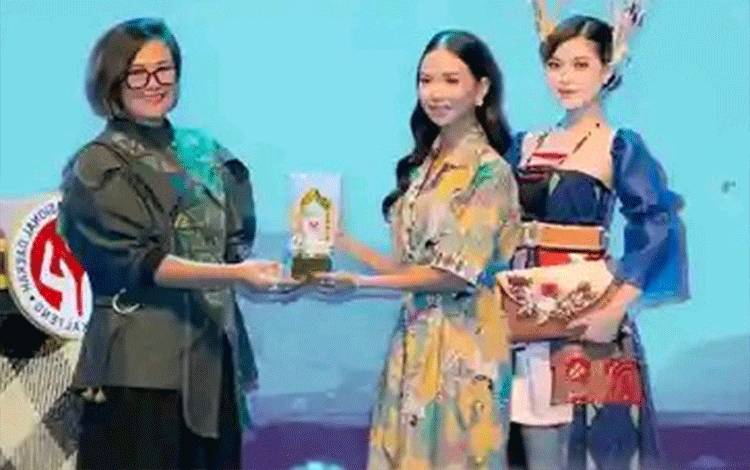 Wastra Lamandau Bersinar di Kalteng Festival 2026, Karya Desainer Muda Raih Tiga Penghargaan