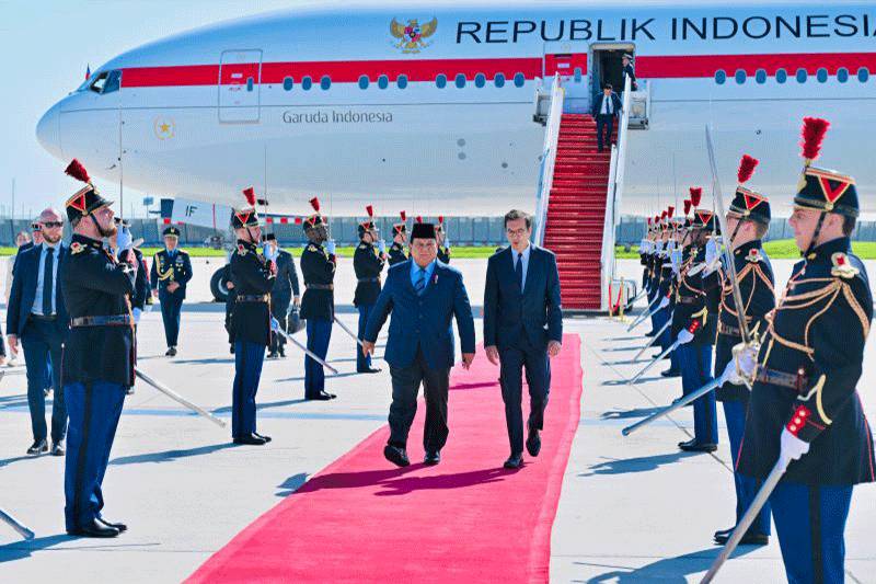 Seskab: Presiden Dijadwalkan Laksanakan Shalat Idul Adha di KBRI Paris
