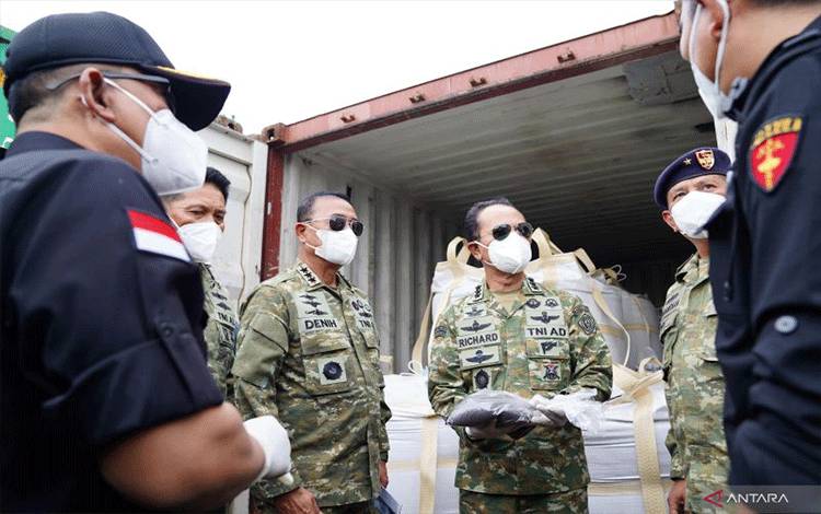 TNI AL Gagalkan Penyelundupan Mineral Ilegal