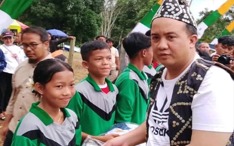 Pemkab Lamandau Ringankan Beban Orang Tua Lewat Program Seragam Gratis untuk Siswa SD dan SMP