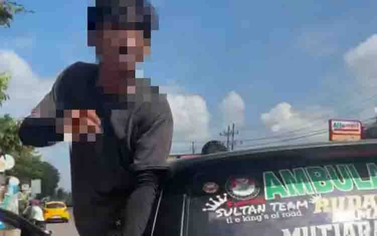 Diduga Mabuk, Pemotor Ditemukan Terkapar, Mengamuk saat Hendak Dievakuasi