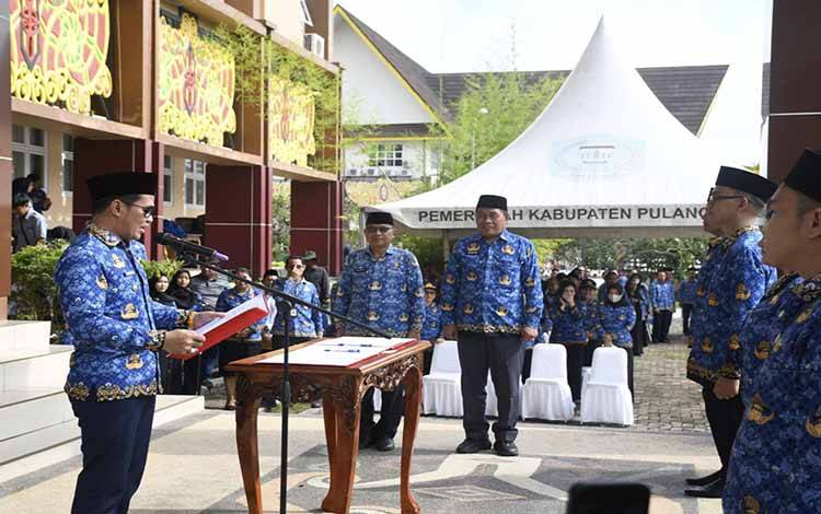 Bupati Pulang Pisau Ambil Sumpah 243 CPNS Menjadi PNS