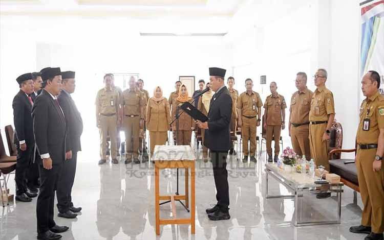 Wakil Wali Kota Palangka Raya Lantik Pejabat Administrator dan Pengawas Baru