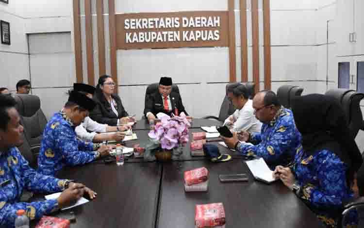 Pedagang di Bahu Jalan dan Dugaan Penyalahgunaan Parkir Jadi Sorotan, Pemkab Kapuas Siapkan Kaji Tiru ke Palangka Raya