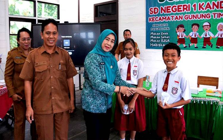 Ketua TP PKK Barut Ajak Peserta Didik Biasakan Konsumsi Pangan Lokal Bergizi Melalui Program B2SA Goes To School