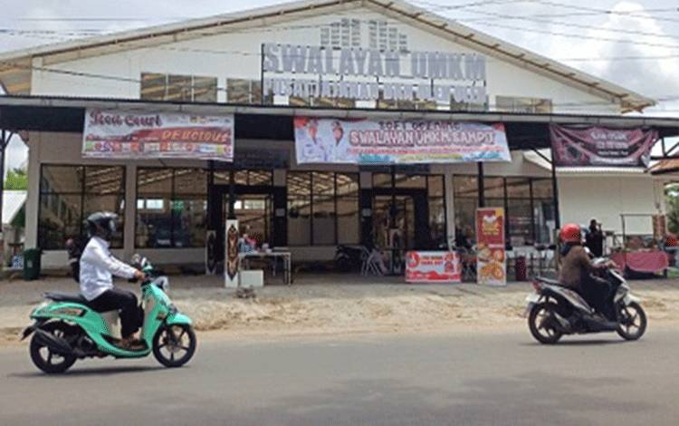 DKUPP Kotim Gelar Bazar untuk Hidupkan Swalayan UMKM