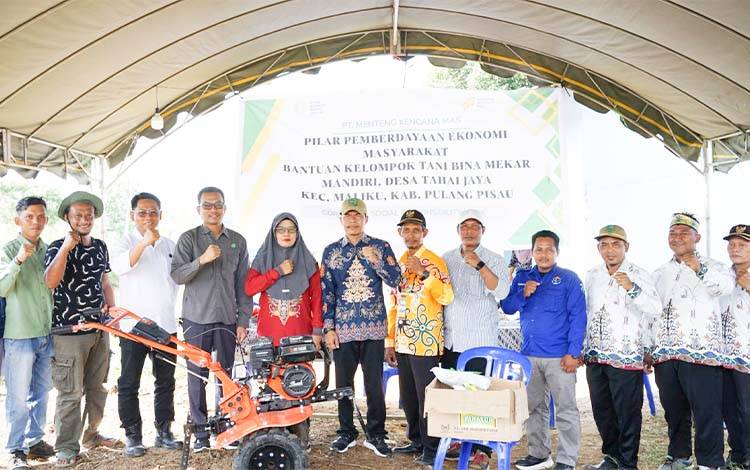 PT MKM Bantu Kelompok Tani Tahai Jaya Tingkatkan Produktivitas Pertanian