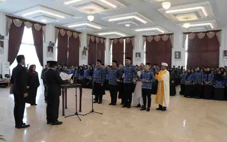 850 PNS dan 194 Pejabat Fungsional Resmi Diambil Sumpah dan Dilantik di Kapuas