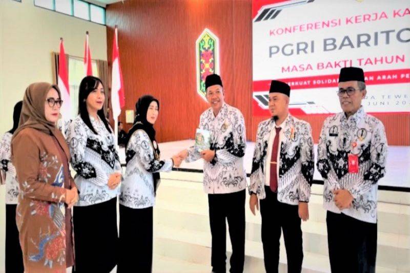 Bunda Guru Barito Utara Luncurkan Antologi Puisi Monolog Plastik Kotaku