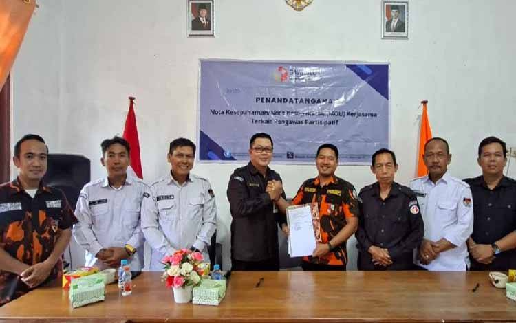 SAPMA PP dan Bawaslu Gunung Mas Teken MoU Pengawasan Partisipatif Pemilih Pemula
