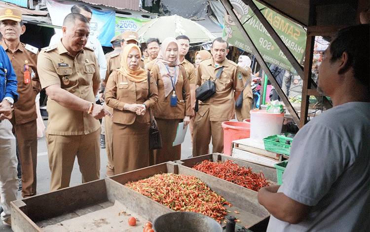 Kenaikan Harga Masih Terjadi di Pasar Blok R, Wabup Kapuas Nilai Daya Beli Warga Terjaga
