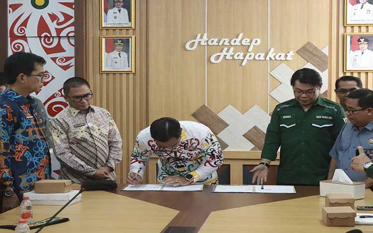 Pemkab Pulang Pisau MoU dengan STMIK Banjarnasin