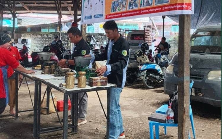 UPTD Metrologi Palangka Raya Gelar Pelayanan Sidang Tera Ulang di Pasar Besar