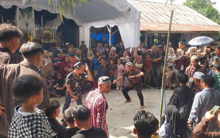 Lawang Sakepeng Warisan Budaya Dayak Ngaju yang Tetap Dilestarikan di Kotim