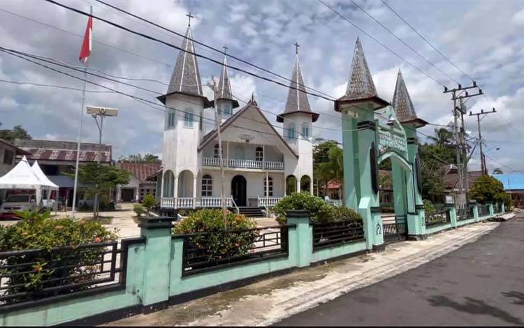 Dari Mozaik Langka hingga Huma Hai, Kapuas Barat Menyimpan Banyak Destinasi Bersejarah