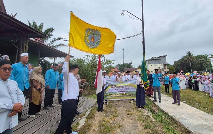 Ribuan Warga Semarakkan Pawai Gema Hijriah 1448 H di Nanga Bulik