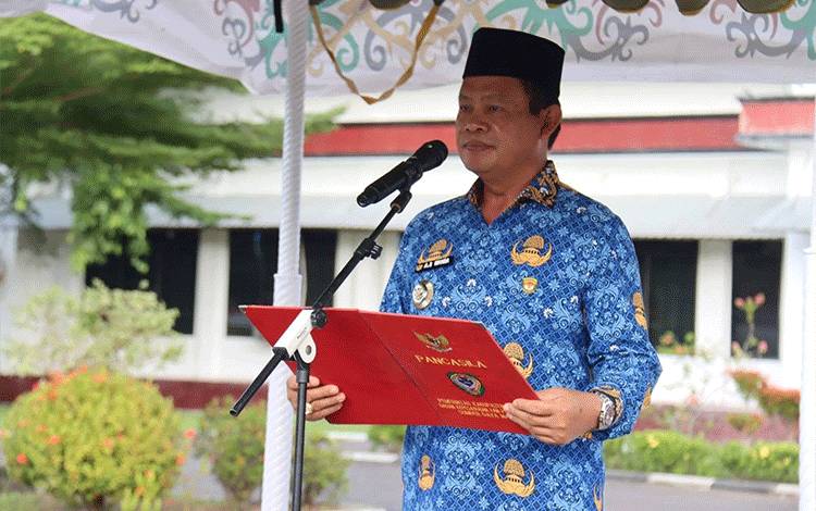 Bupati Seruyan Tekankan Pentingnya Disiplin Saat Pimpin Apel Gabungan ASN