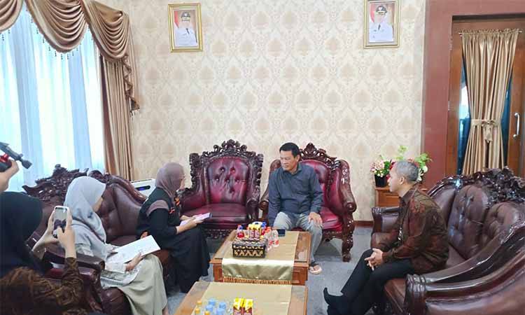 Sensus Ekonomi 2026 Dimulai, Bupati Seruyan Terima Kunjungan Petugas Pendataan