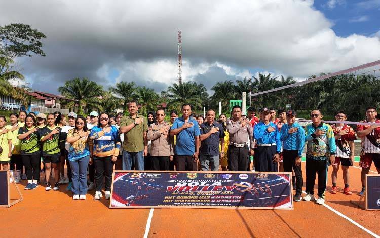 Polres Gunung Mas Resmi Buka Turnamen Bola Voli Hari Bhayangkara ke-80