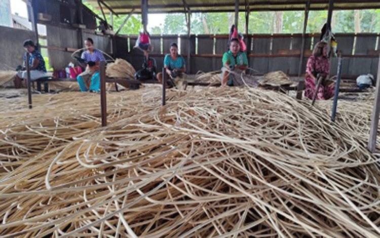Pelaku Usaha Kotim Dinilai Mampu Beradaptasi dalam Menghadapi Perubahan Kondisi Ekonomi