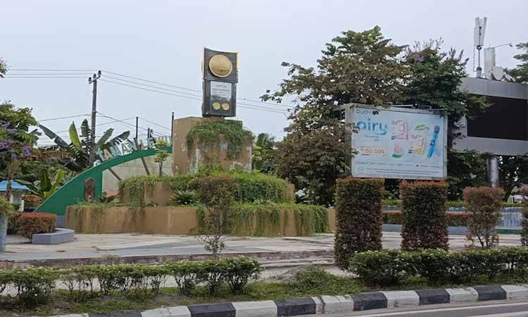 DPRD Minta Pemko Palangka Raya Rawat dan Bersihkan Tugu Adipura di Jalan Yos Sudarso
