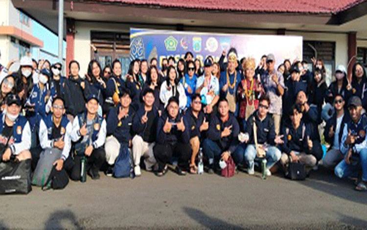 Wakil Bupati Kapuas Suntik Semangat Kontingen Kalteng di Pesparawi Nasional