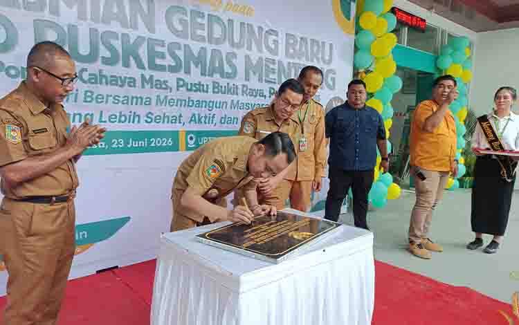 Wali Kota Palangka Raya Resmikan UPTD Puskesmas Menteng