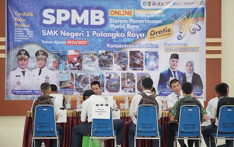 Hari Pertama SPMB SMKN 1 Palangka Raya Dipadati Ratusan Pendaftar