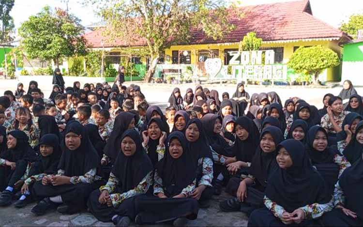 Disdikbud Kobar Tegaskan SPMB SD Jalur Domisili Sesuai Aturan, Anak Usia 7 Tahun Diprioritaskan
