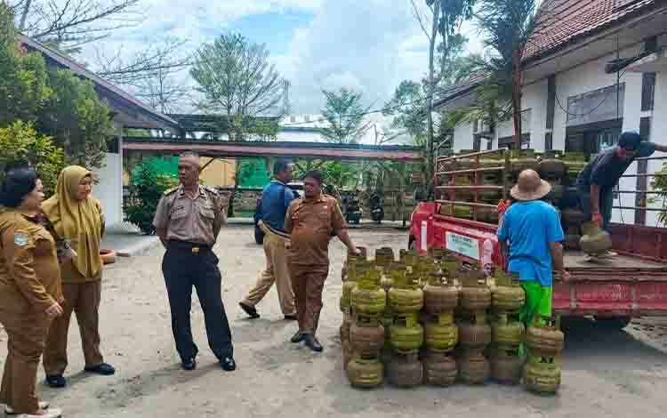 Lurah Panarung Apresiasi Operasi Pasar Elpiji 3 Kg, Minta Kegiatan Berlanjut