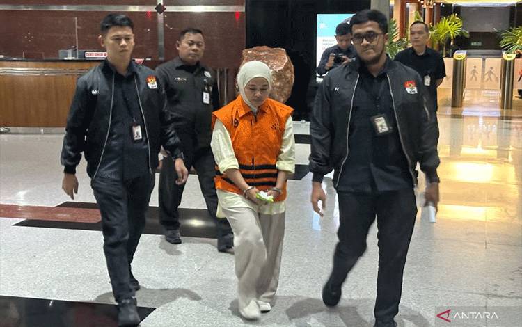 KPK Tahan Direktur PT Millenium Solusi Abadi Fika Nur Alawi