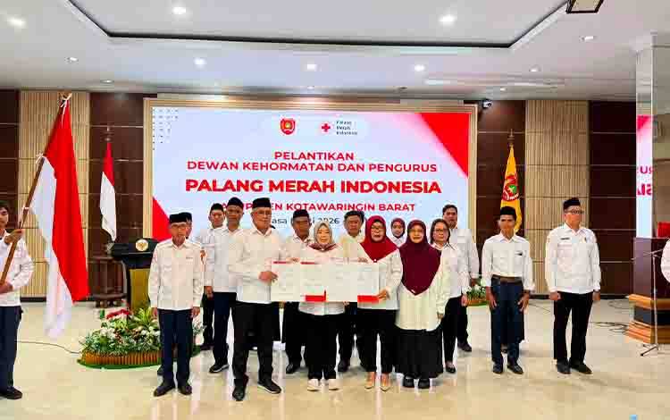 Lantik Pengurus PMI Kobar 2026-2031, Bupati Nurhidayah Tekankan Soliditas dan Respons Cepat Kemanusiaan