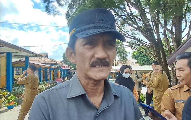 Ketua DPRD Kobar Pastikan Penyaluran Kartu Kobar Cerdas Tepat Sasaran