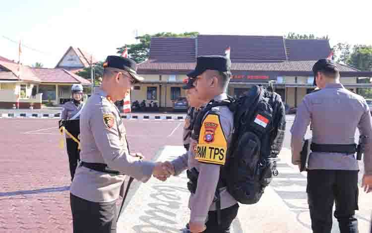 Kapolres Seruyan Pimpin Apel Pergeseran Pasukan Pengamanan Pilkades Serentak 2026