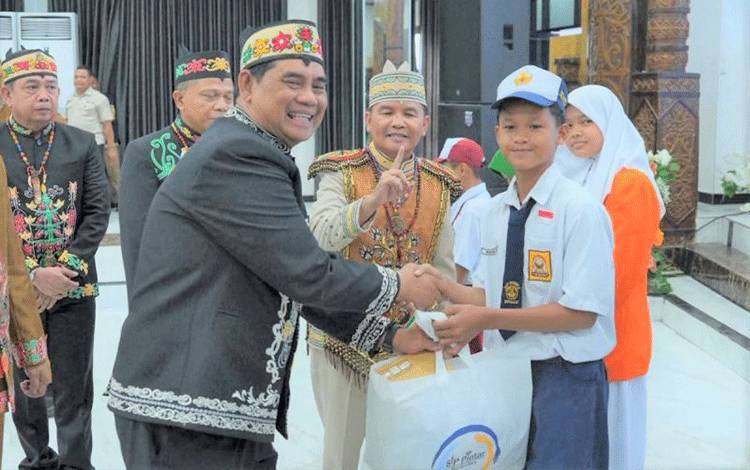 Barito Utara Distribusikan Kelengkapan Sekolah untuk 27.048 Pelajar