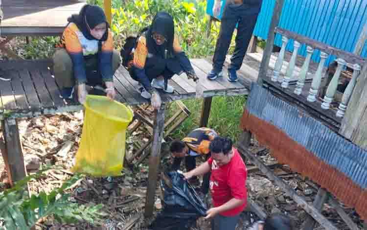 Wujudkan Kota Bersih dan Nyaman, Wali Kota Fairid Naparin Pimpin Gerakan ASRI di Kawasan Wisata Air Hitam