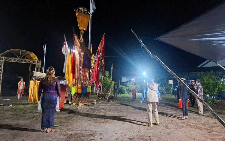 Rombongan HISKI Pusat Kunjungi Ritual Tiwah di Kereng Bangkirai