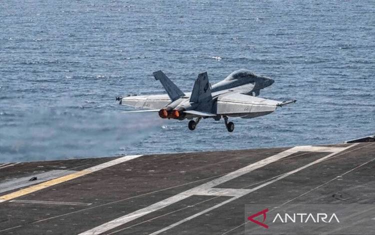 AS Hantam Puluhan Target Militer Iran Dekat Hormuz