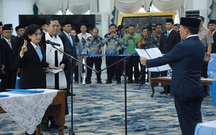 Linae Victoria Aden Jabat Sekda Definitif Kalteng