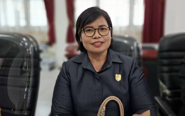 DPRD Gunung Mas Berharap Mahasiswa KKN Membuat Program yang Bermanfaat untuk Masyarakat