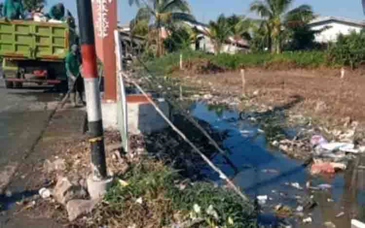 DLHK Kapuas Temukan Sampah Masih Menumpuk di Eks TPS, Warga Diimbau Buang di Lokasi Resmi